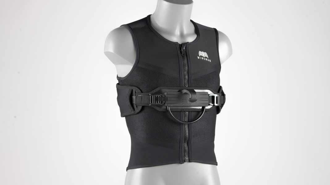 Wingman: Trapeze und Prallschutzwesten, made in Italy