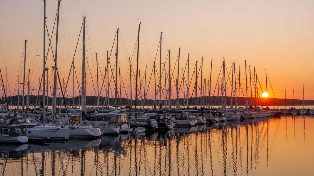 Ports de la Baltique 2026 : Les plaisanciers y trouvent encore des places d'amarrage libres