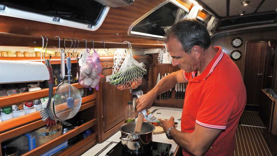 Statt Gas: Komfort aus der Steckdose - elektrisch kochen an Bord