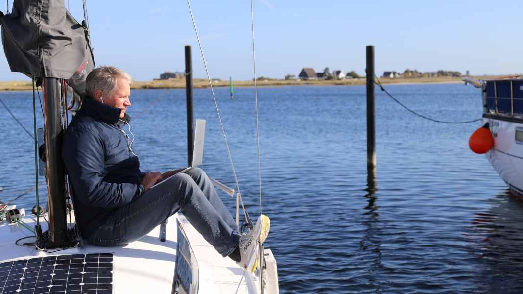 Insurance: Does the boat policy cover personal items on board?