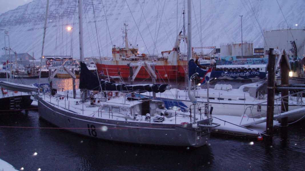 Uragano "Sarai": onde record al largo dell'Islanda