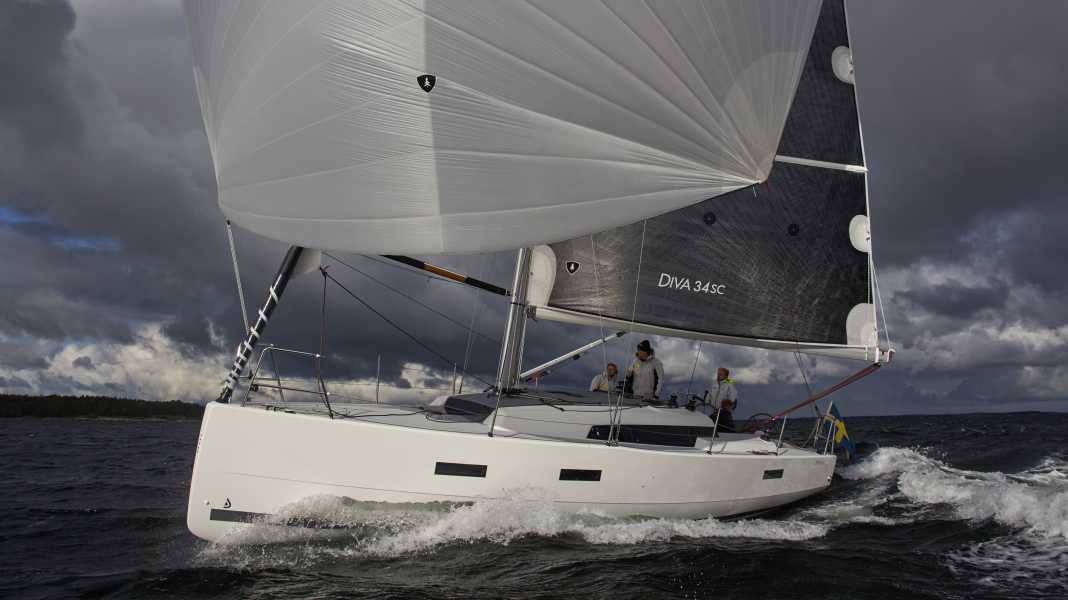 Già navigato: Veloce e leggero: le prime immagini del test del Diva 34 SC