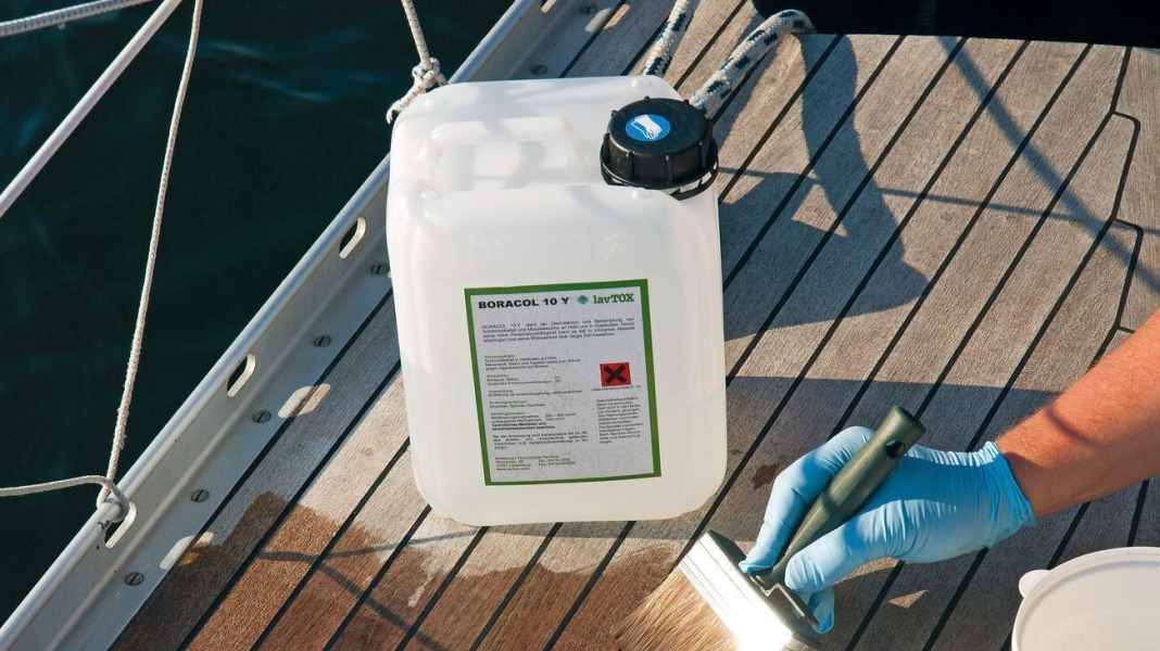 Teak deck care: how to keep your teak deck fit for a long time