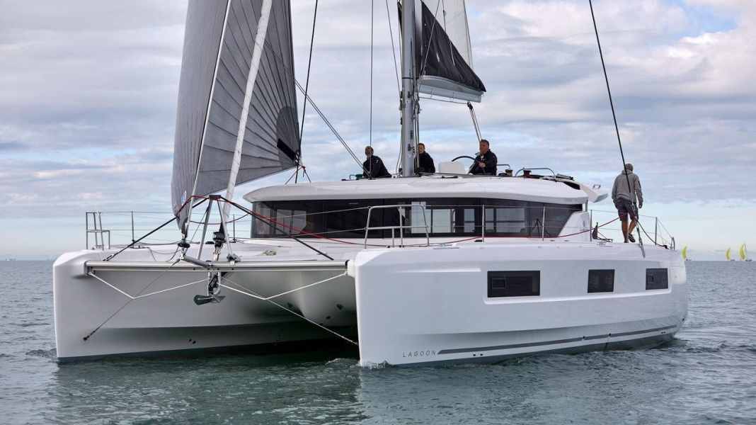 Lagoon 46 : nouveau catamaran du leader mondial du marché