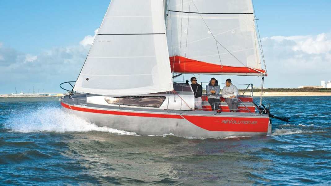 Revolution 22: Revolution with a flat nose