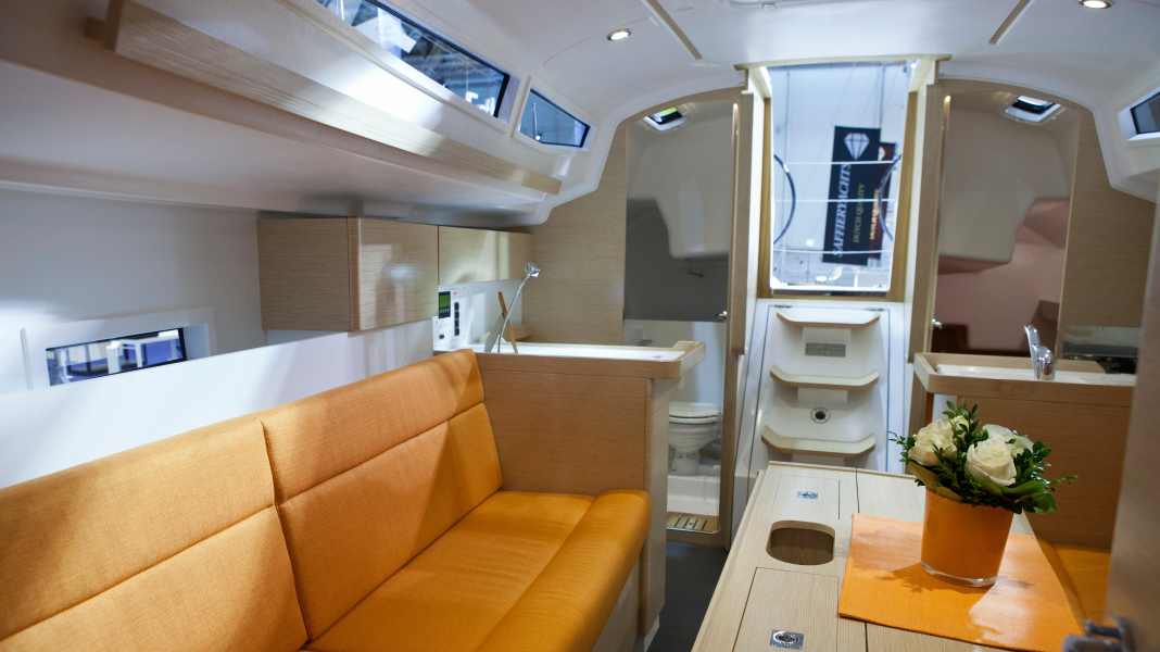 Elan Yachts: Hanseboot-Premiere VI: Elan 320