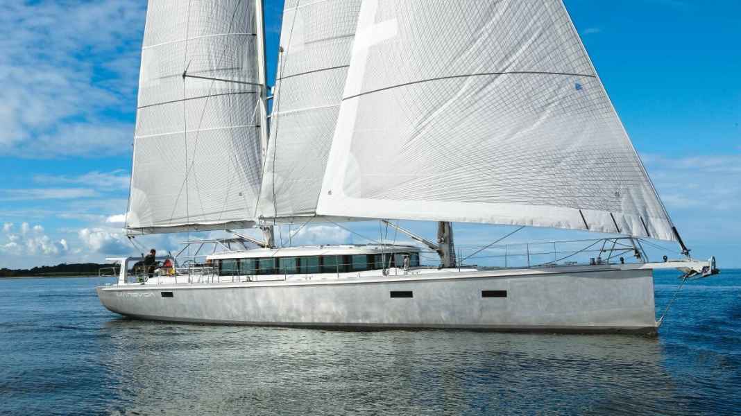 The special boat: The motorboat that sails