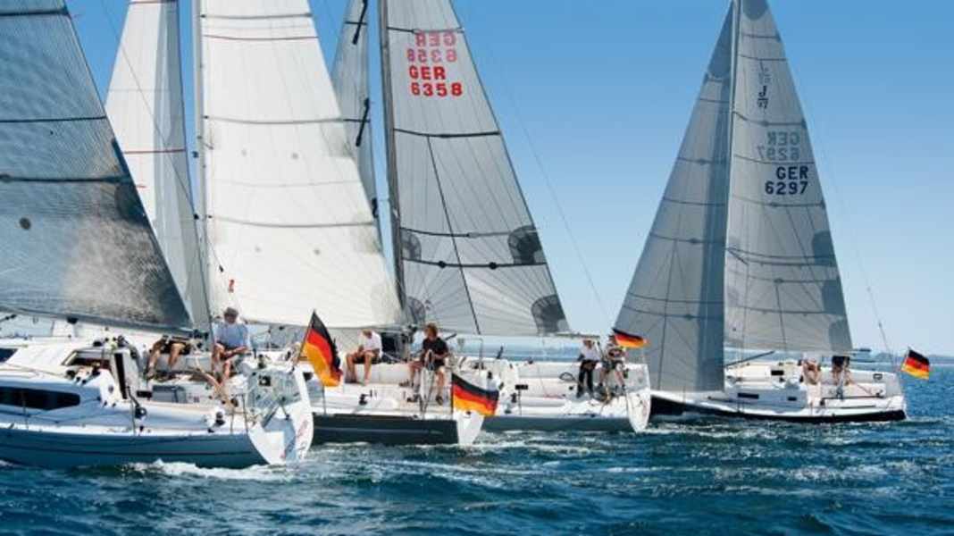 Service: Download: Performance-Cruiser im 31/32-Fuß- Vergleichstest, Teil 1