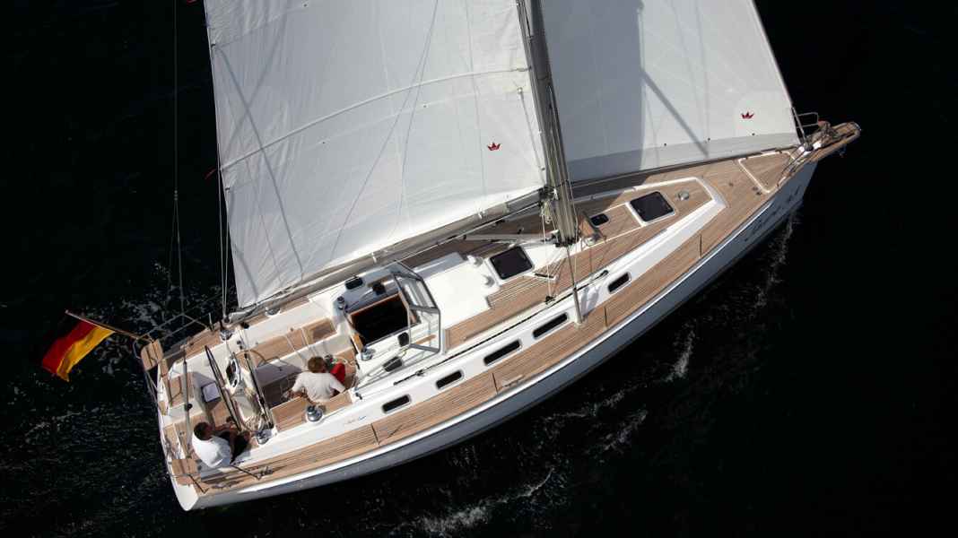 Salon de l'auto : Premières du Hanseboot V - Saare 38