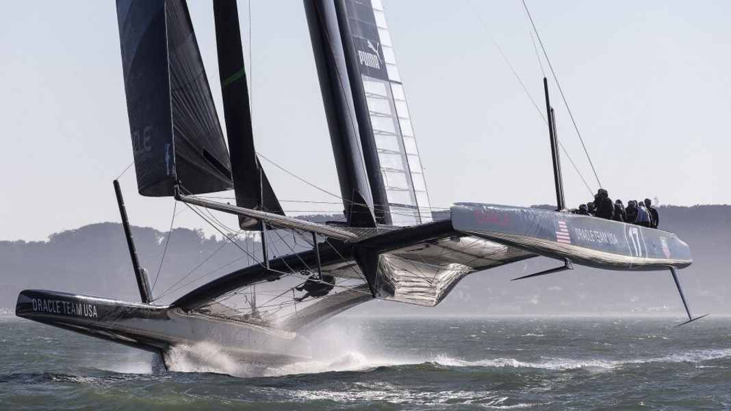 Coppa America: prova di aliscafo per l'AC72 di Oracle