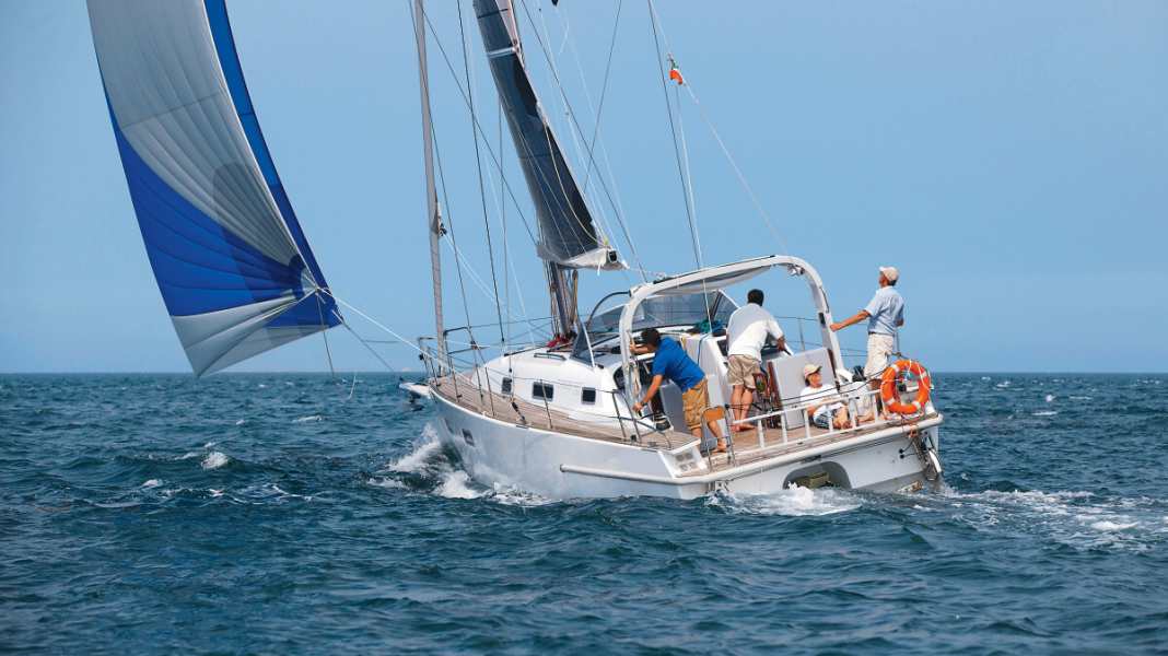 The special boat: motorised glider, reinvented?