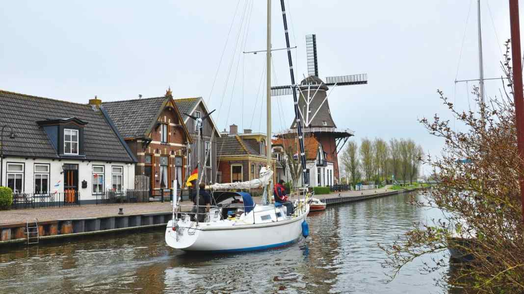 Insurance: Eerdmans woos German sailors