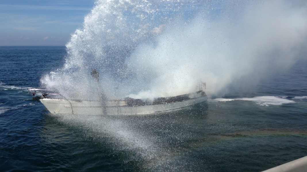 Brandbekämpfung: Feuer auf See: Das ist bei einem Brand zu tun