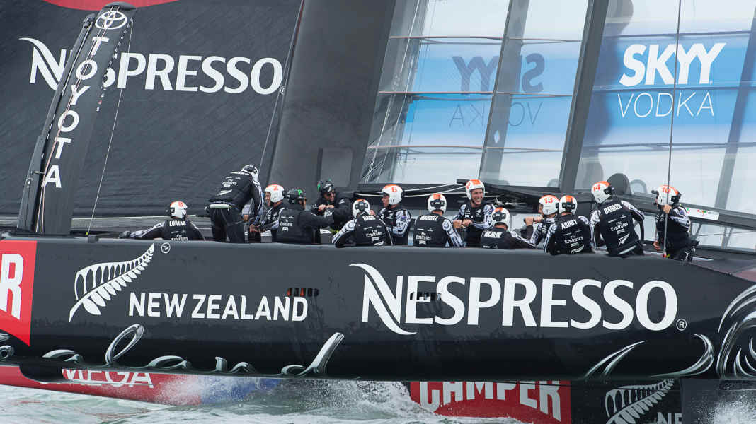America's Cup: Tom Cruise kurbelt und steuert
