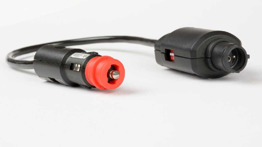 Photovoltaics: Controller for the 12-volt socket