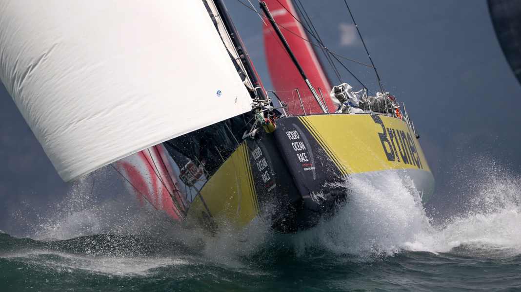 Volvo Ocean Race: Brunel inizia la tappa del Pacifico con l'equipaggio più piccolo