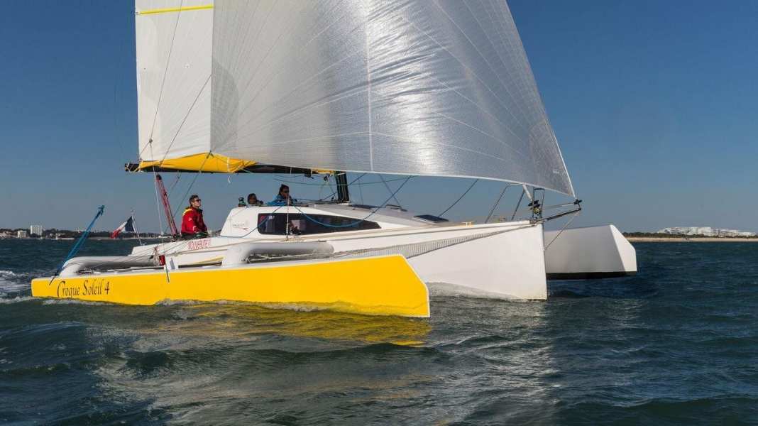 Test della barca: Tricat 30: trimarano da crociera rimorchiabile dalla Francia