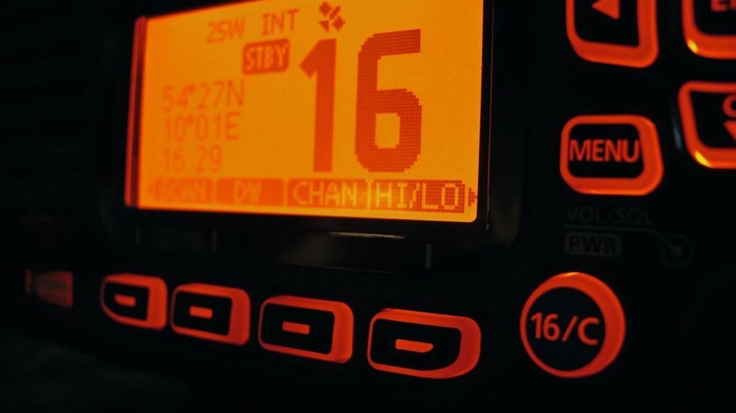 Test delle apparecchiature: radio VHF: connessione perfetta