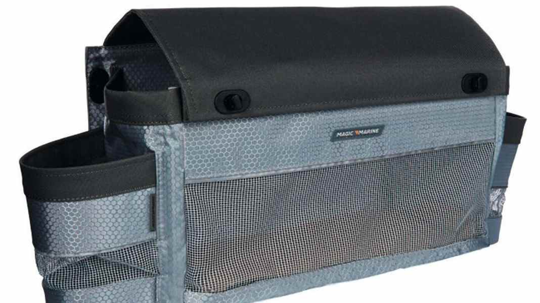 Cockpit organisation: pockets for sheet, crank and drinks