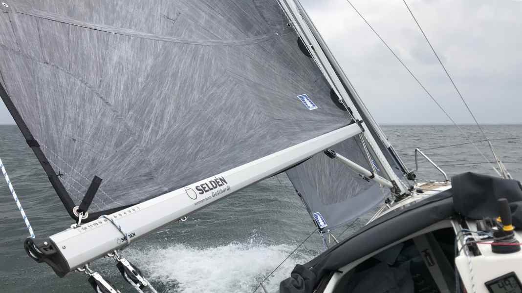 Refit-Blog, semaine 135 : Premiers essais du Dehlya 25 "Willy". Elle navigue !