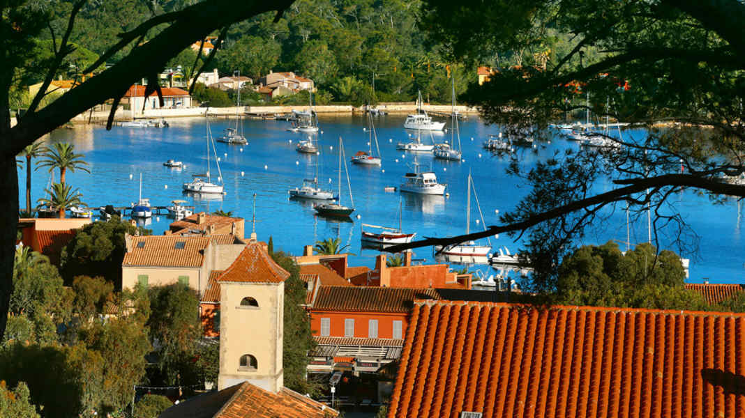 Area information: Yacht charter France: Côte d'Azur and Iles d'Hyères