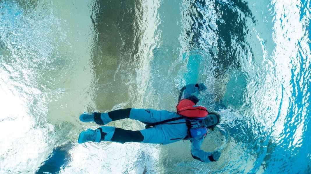 275-Newton-Klasse: 15 Automatikwesten im Vergleich