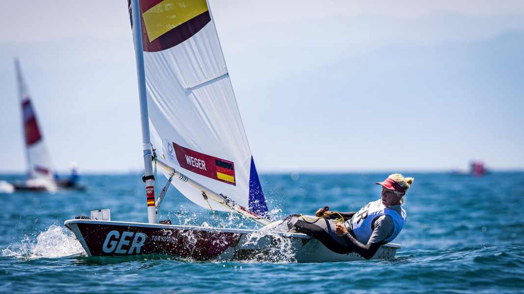 Grandiose Svenja Weger gala at the start of the Olympic regatta: Suddenly the best