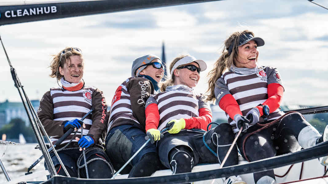 Finale bei der weltgrößten Frauen-Regatta in Hamburg: 230 Frauen feiern ihr Alstervergnügen beim Helga Cup