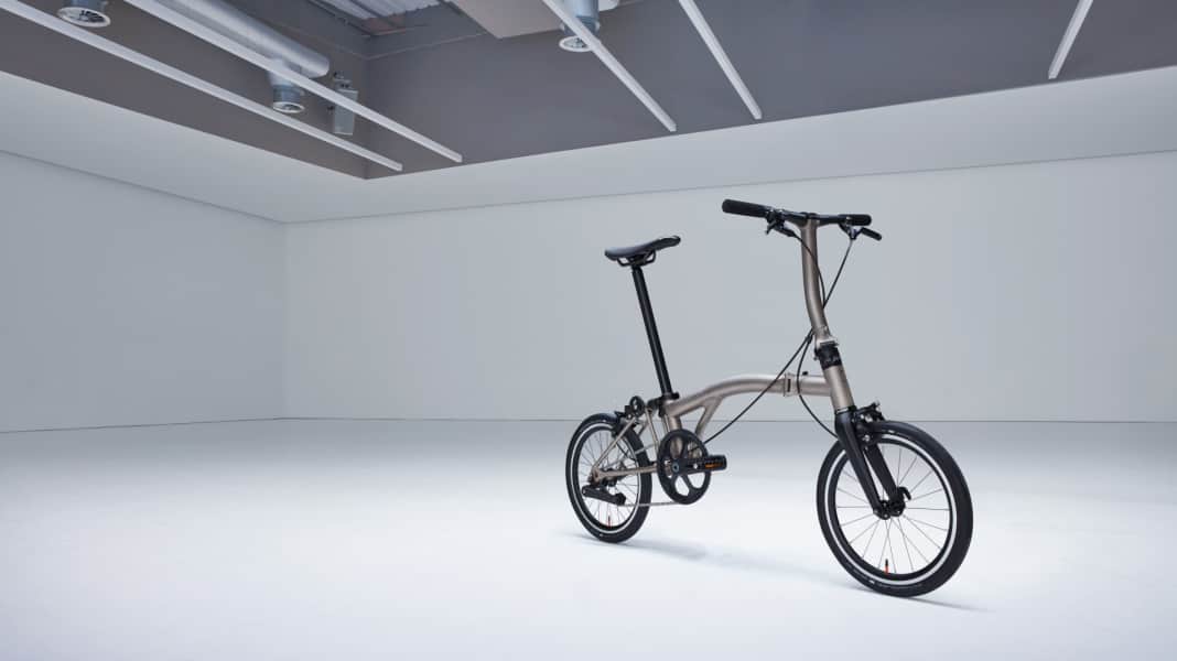 Bicicletta di bordo: runabout in titanio di Brompton