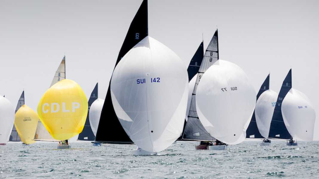 Campionato del mondo dei sei metri: "Momo" di Dieter Schön vince davanti a Sanxenxo: il nuovo sei ruote Judel/Vrolijk conquista il titolo di campione del mondo