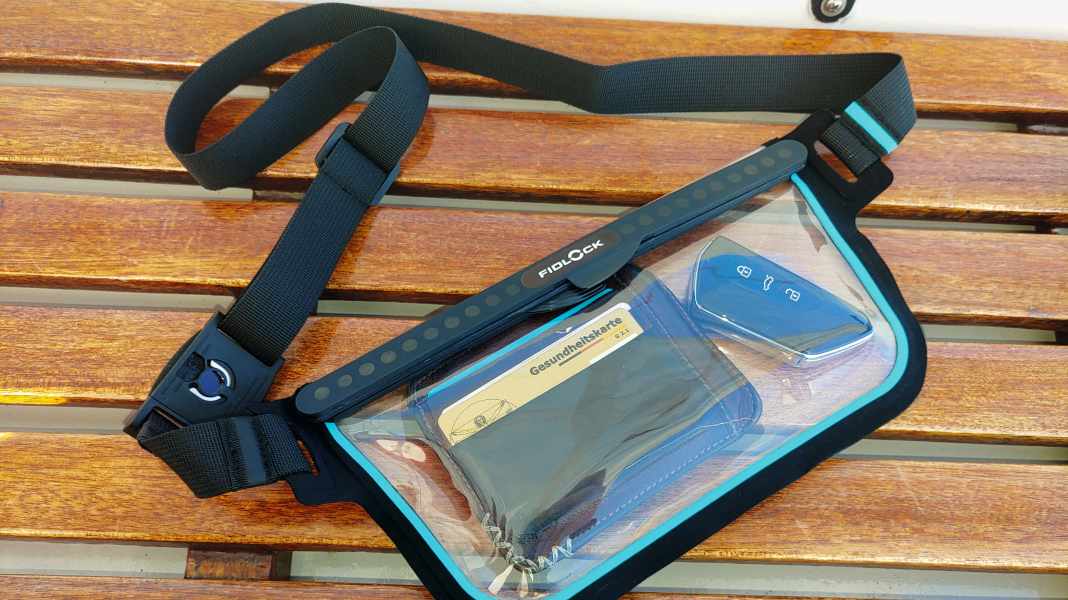 Nuovo equipaggiamento: come tenere il cellulare e il portafoglio all'asciutto nel marsupio della cintura