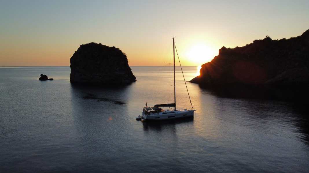 Viaggio: Isole Lipari: in barca a vela sulla polveriera