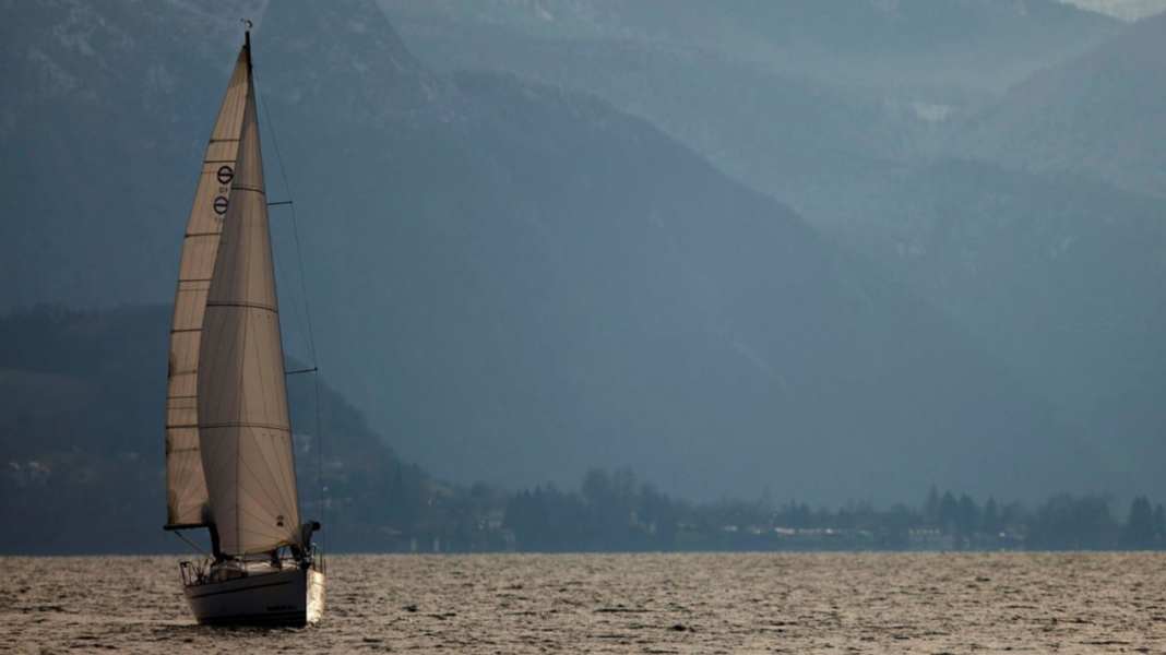 Détresse en mer : un plaisancier s'accroche à une bouée pendant des heures