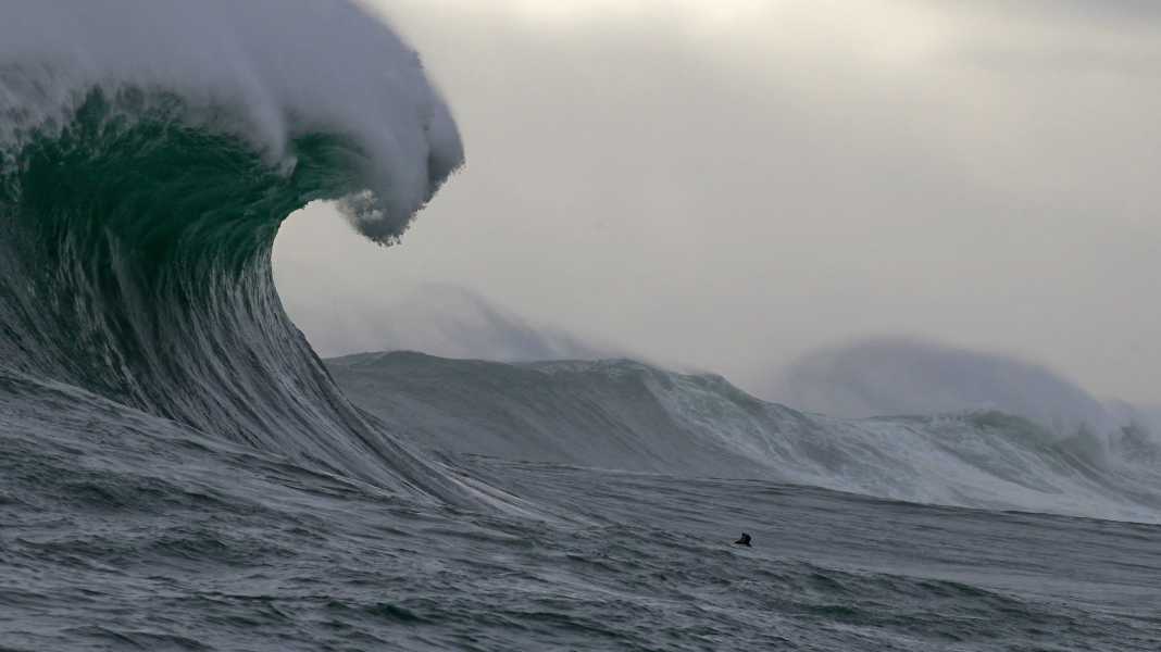 Record from space: monster wave of 19.7 metres measured by satellite