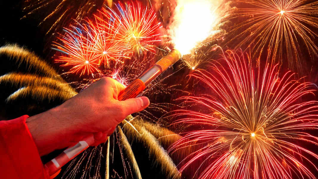 Seenotsignalmittel: Silvesterfeuerwerk mit abgelaufener Pyrotechnik?