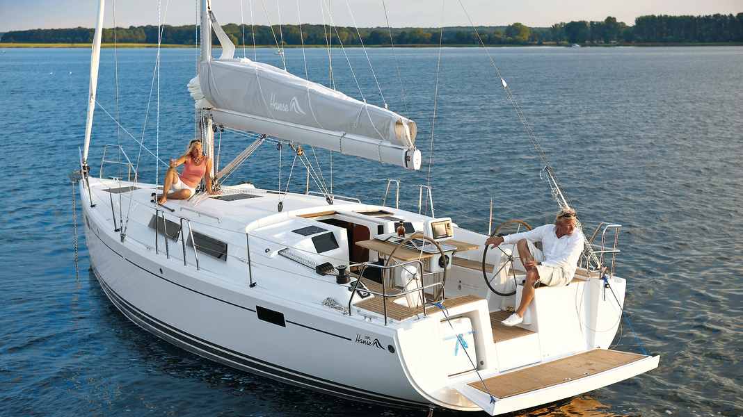 Glosse: Wie man mit AIS und Co. unliebsamen Seglern aus dem Weg geht – oder eben nicht