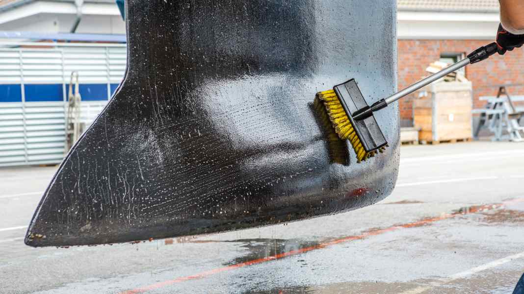 Fouling protection: Toxic-free antifouling alternatives
