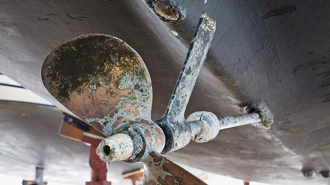 Lifehacks: Propeller shaft maintenance - 4 practical tricks