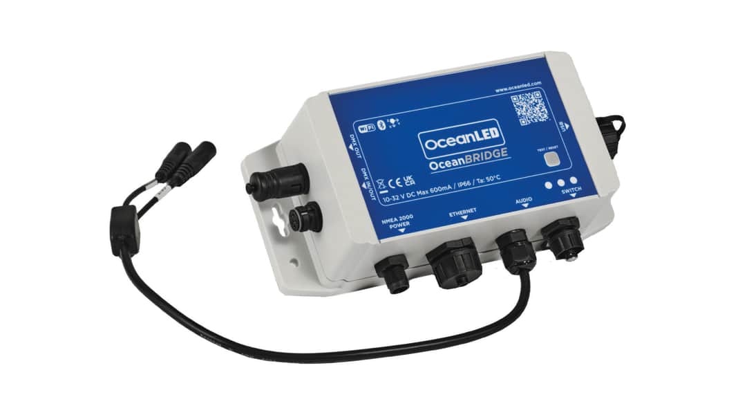 Equipaggiamento: Controllo dell'illuminazione a bordo tramite plotter e smartphone