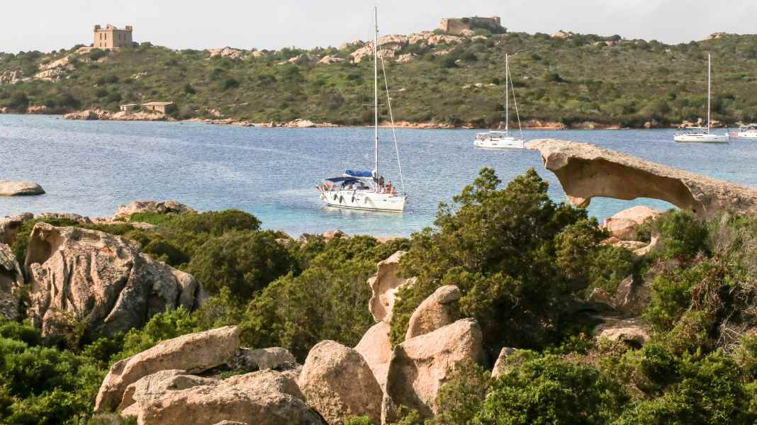 Sardinien: Naturschützer sperren Ankerbuchten und drohen mit hohen Strafen