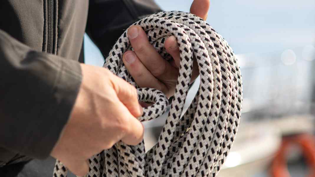 Seemannschaft: Leinen und Tauwerk richtig aufschießen