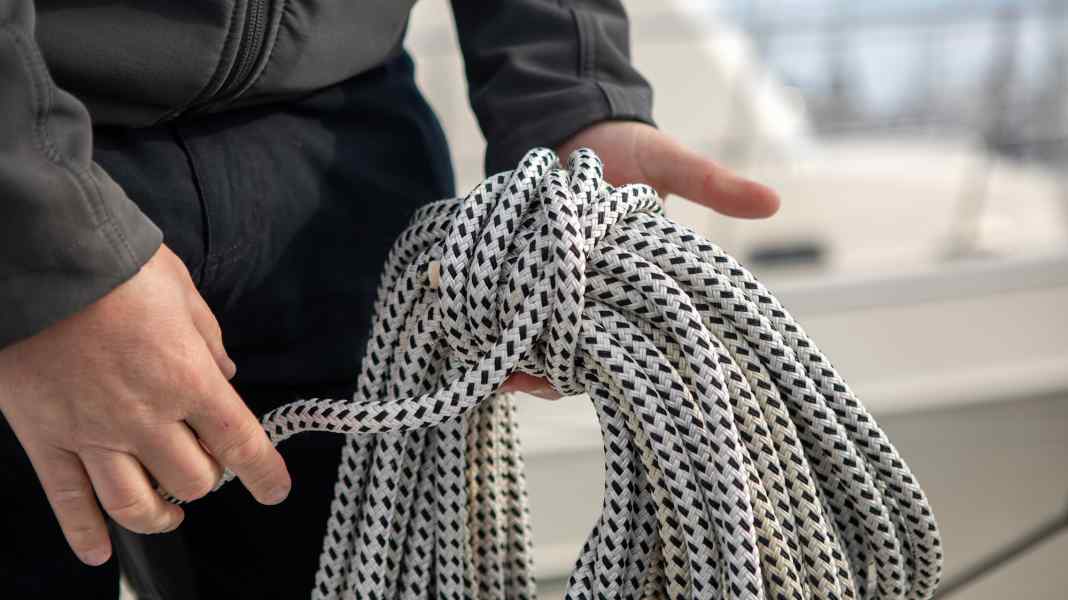 Le savoir-vivre en mer : sécuriser et ranger correctement les cordages