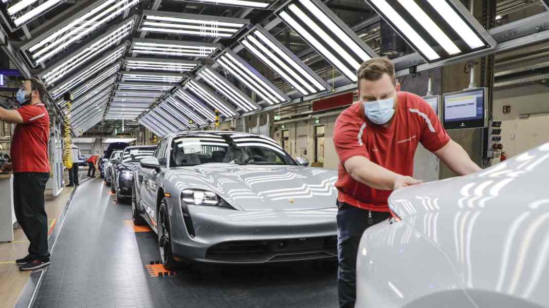 Porsche produziert wieder