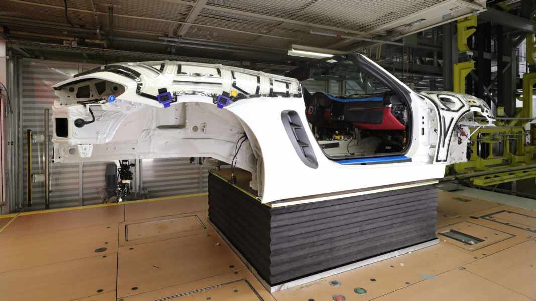 Die Produktion des eigenen Porsche verfolgen