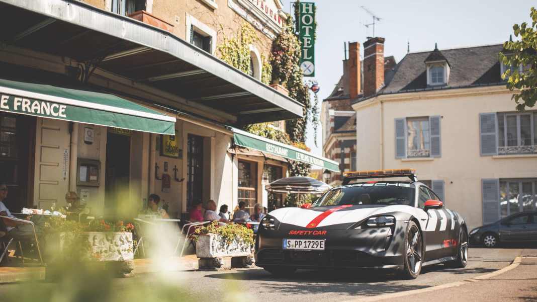 Porsche Taycan im Carrera Cup Deutschland: Mit dem Safety Car nach Le Mans