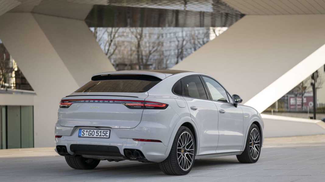 Mehr elektrische Reichweite für die Cayenne E-Hybrid-Modelle
