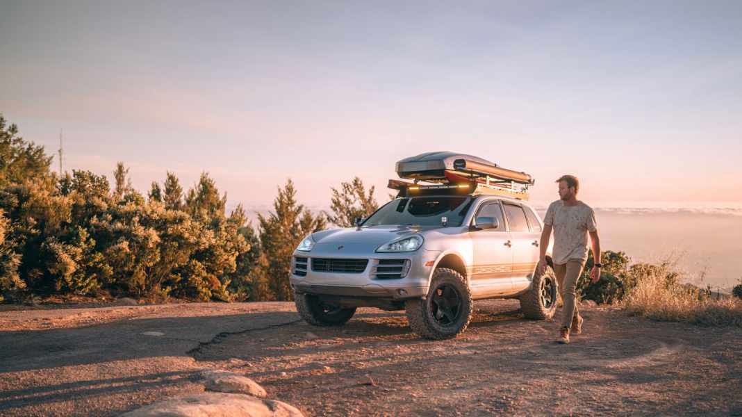 „Van Life“ im Porsche Cayenne: Zuhause im SUV