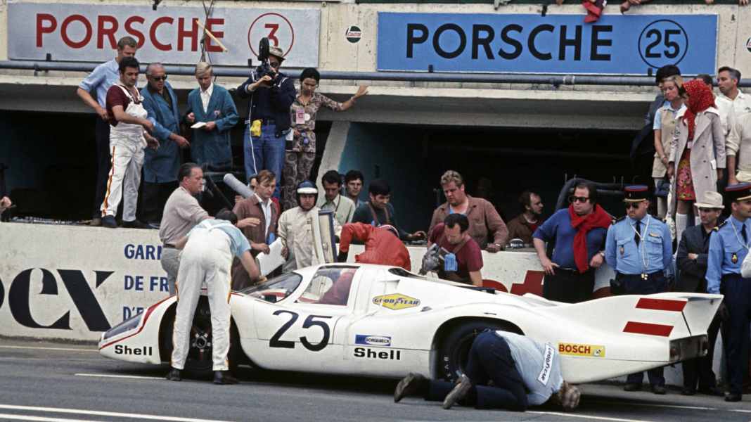 Helmut Flegl feiert 80. Geburtstag: Er brachte dem 917 Manieren bei