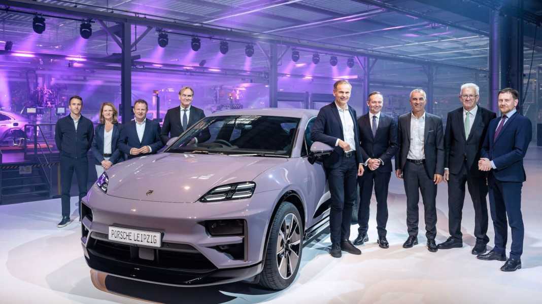 Porsche feiert Start der Elektromobilität: Standort Leipzig
