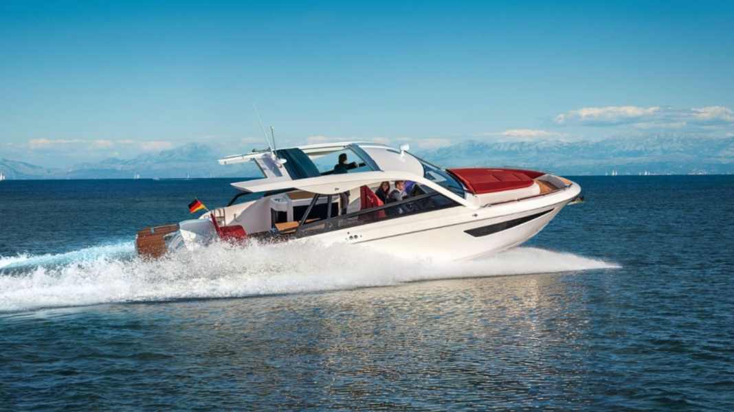 Test: Day cruiser with outboard motor - Bavaria Vida 33 HT